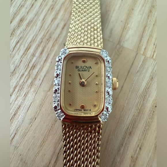 Bulova Accessories - RARE VINTAGE Bulova ladies gold tone diamond dress watch NEW BATTERY